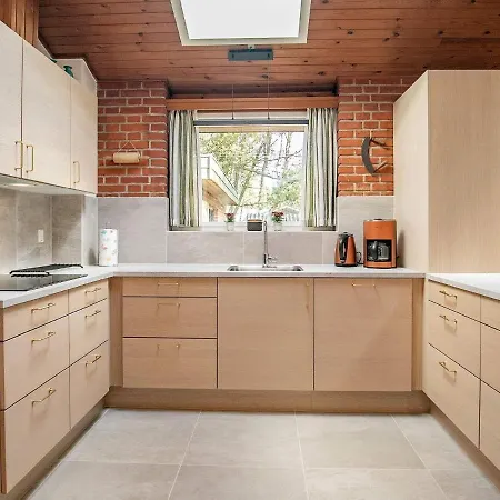 6 Person In Hurup Thy-by Traum *